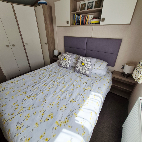 Seabreeze Caravan Main Bedroom